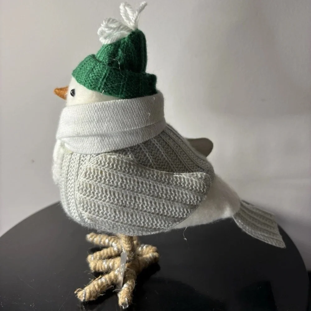 2018 Target Wonder Shop Featherly Friends Winter Bird Juniper Green Knit Hat